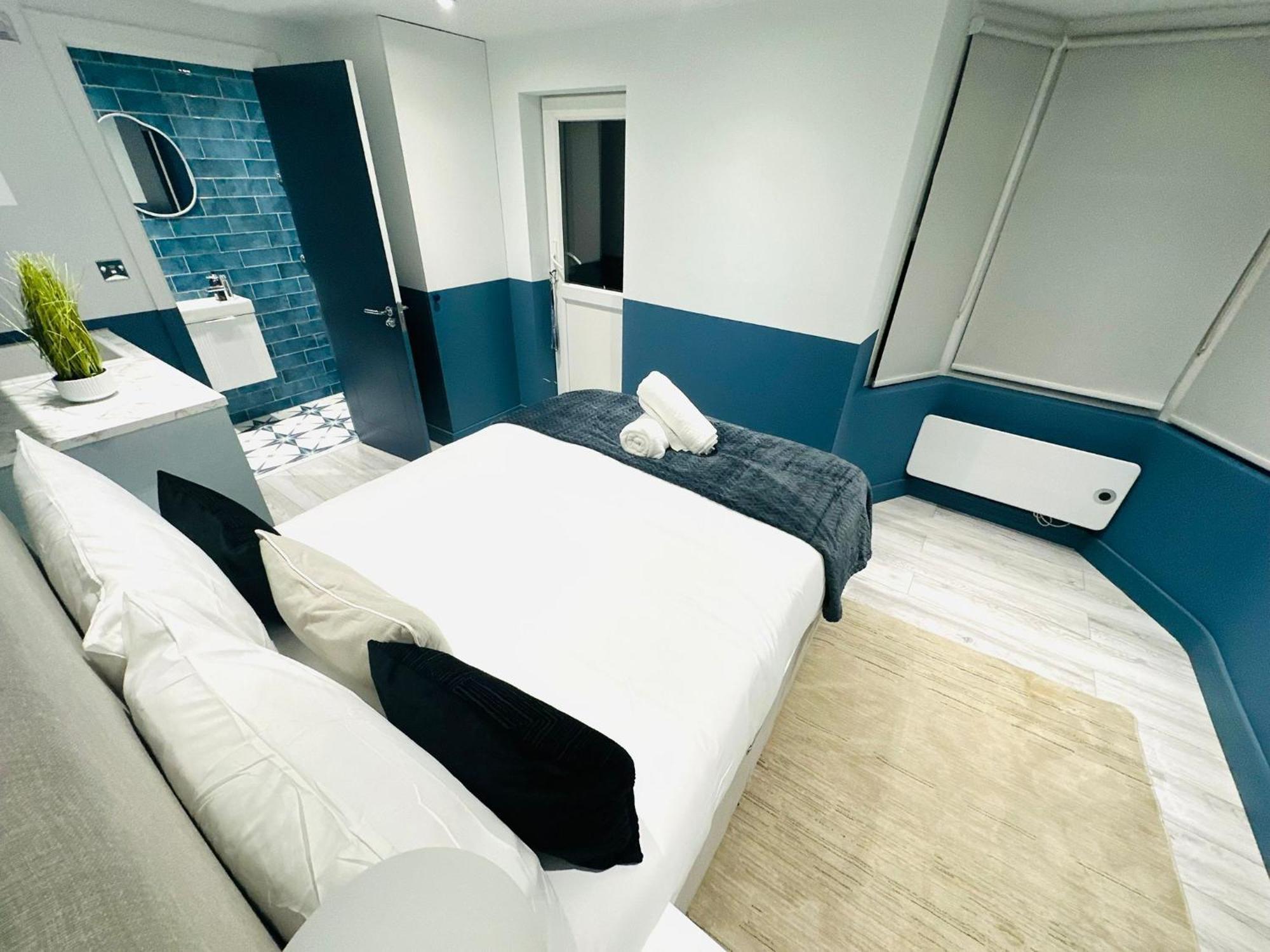 The Navy House Peckham - No 221 - Stylish *